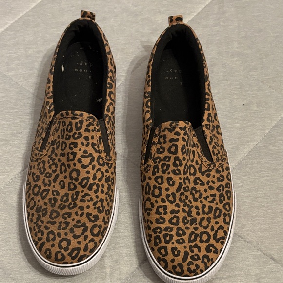 Millie Twin Gore Slip-On Sneakers - Cheetah Print - Picture 2 of 6
